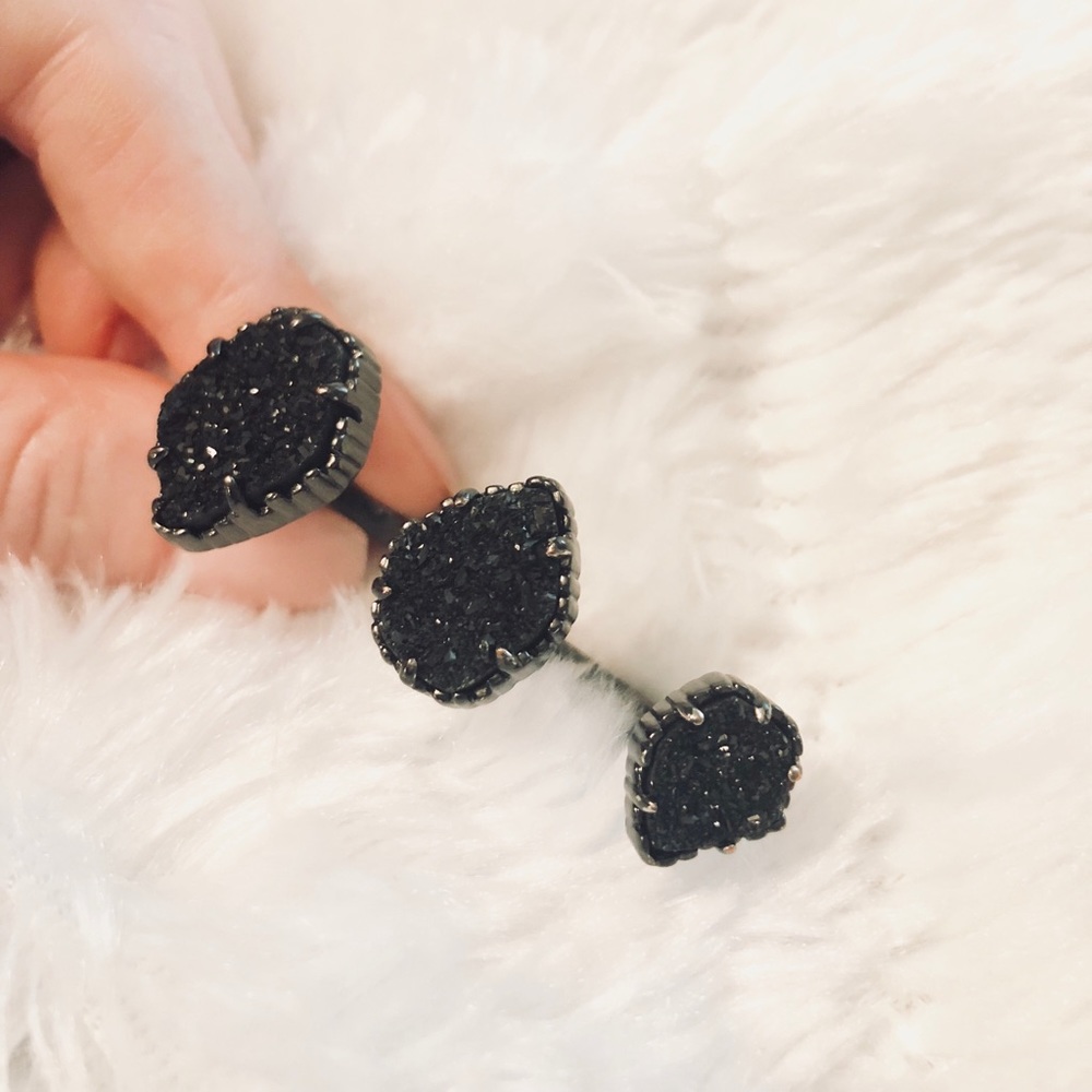 Naomi Kendra Scott ring